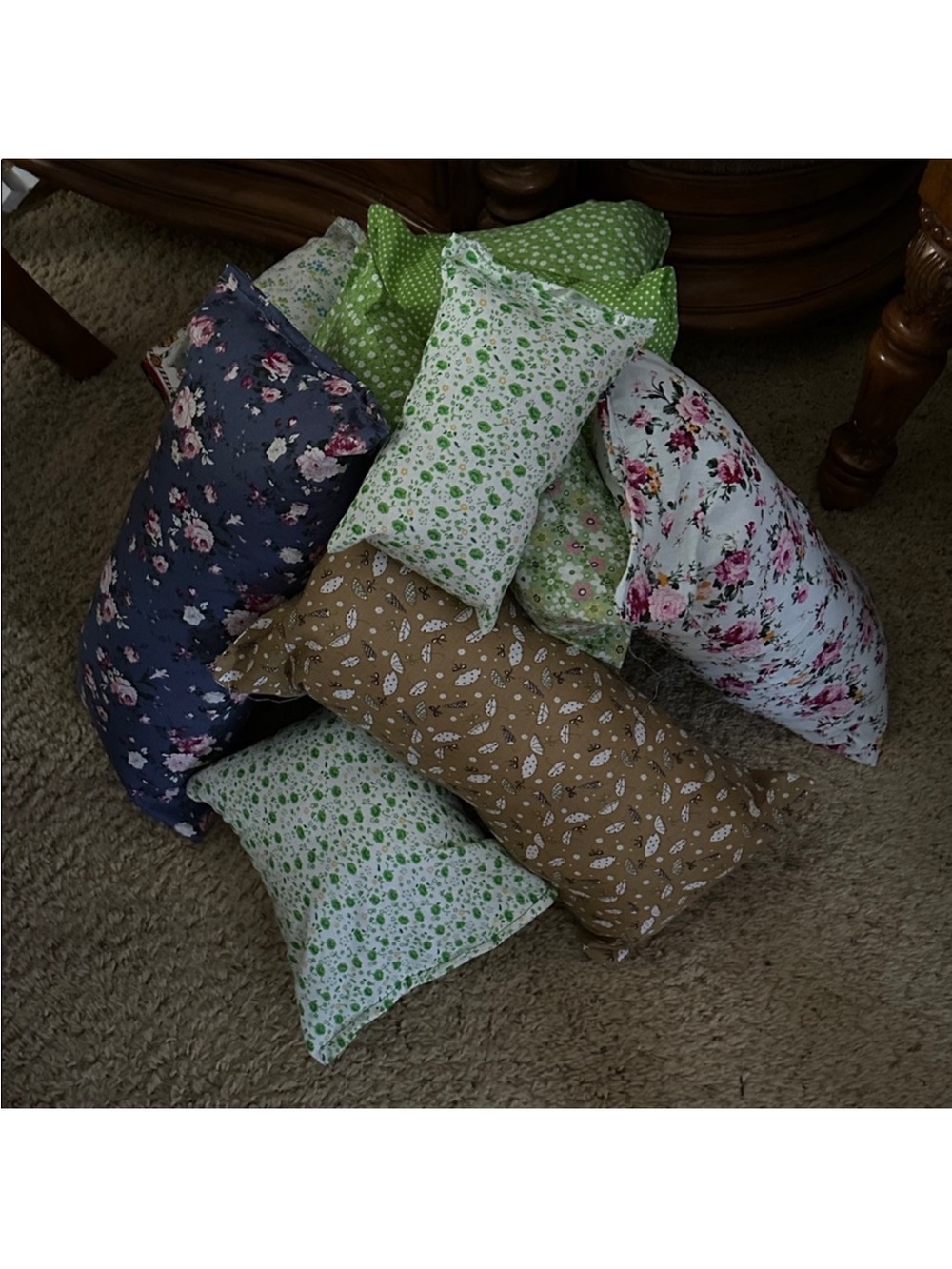 Purse Pillows U Get 2 large Or 1 large 1 med & 1 small Or 4 mediums Or 6 smalls - Picture 3 of 7